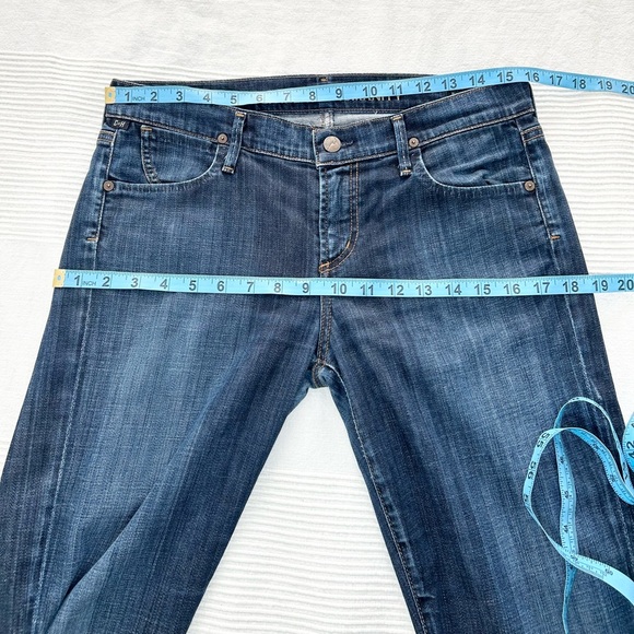Citizens of Humanity Dani Crop Straight Leg Jean in Dark Wash - Picture 9 of 14
